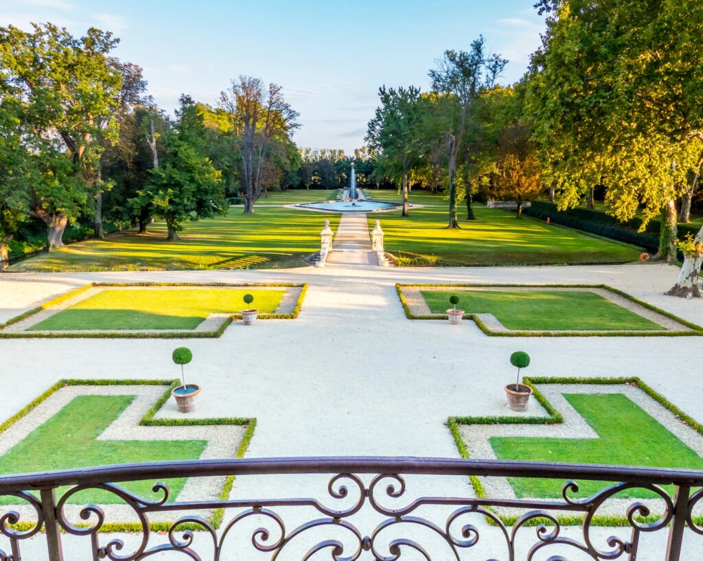 Location Château de Tourreau avec jardin à Saint-Rémy-de-Provence| Mas Amor