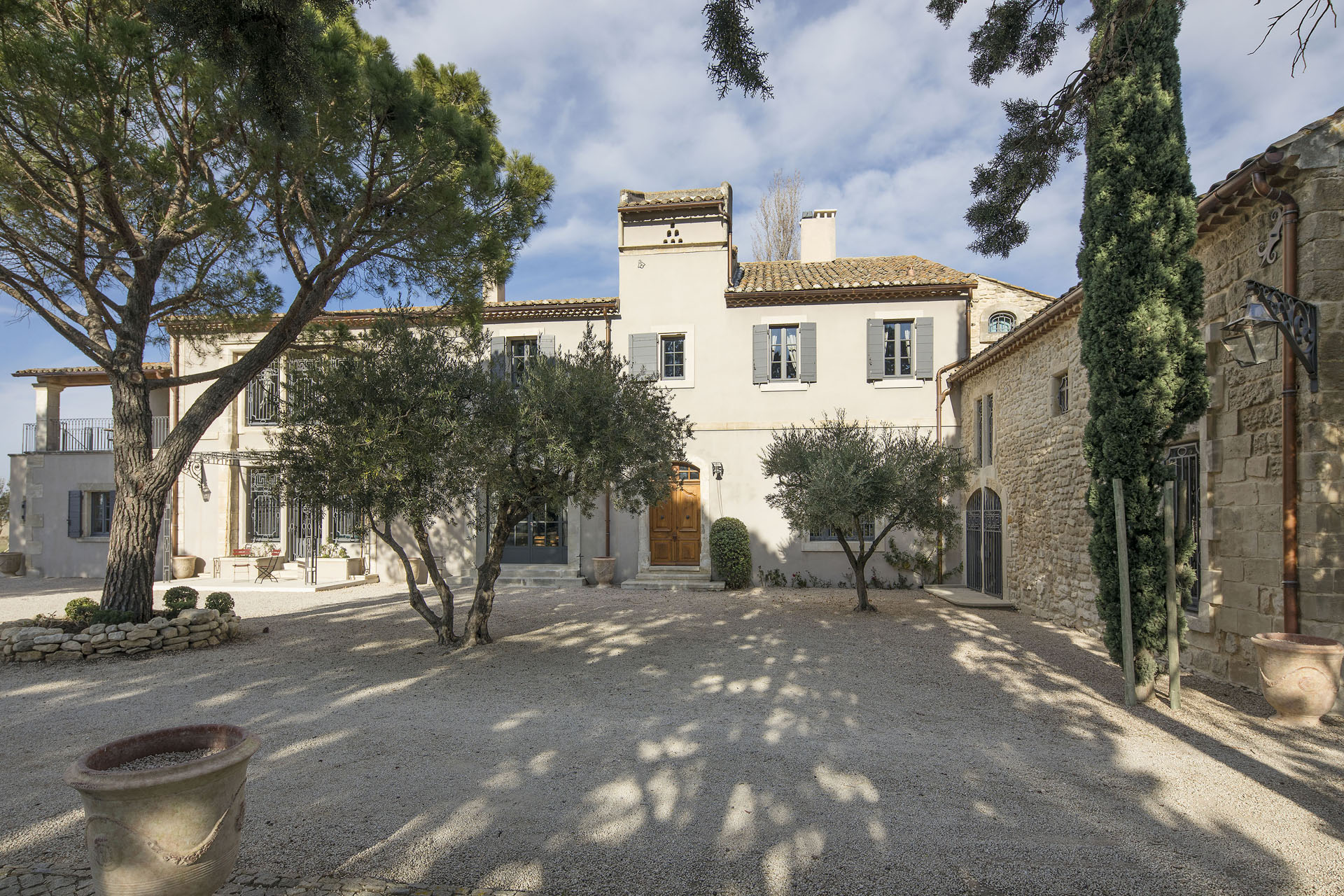 Location Mas de luxe Cornelius à Saint-Etienne-du-Grès | Mas Amor