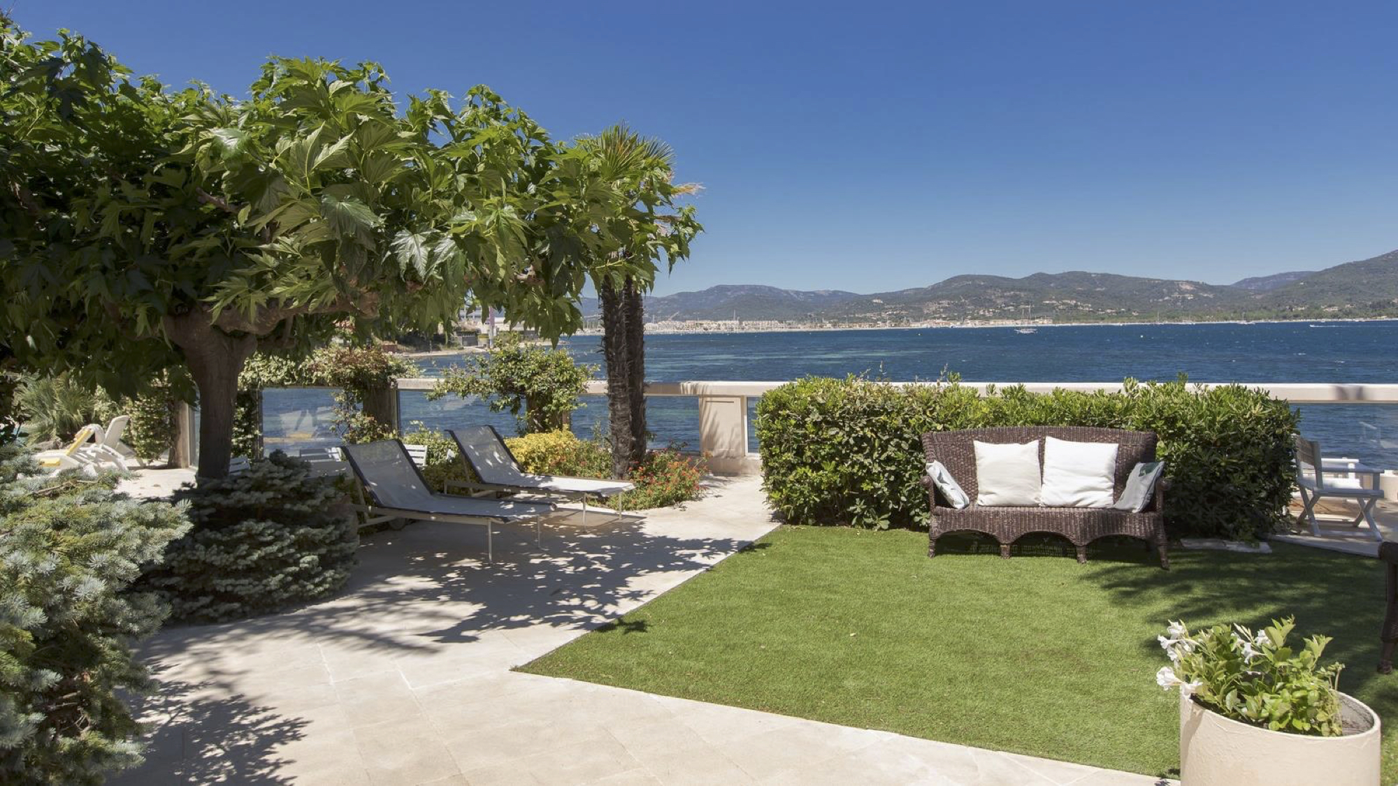 Location Villa de luxe de la Plage avec jardin à Saint-Tropez | Mas Amor